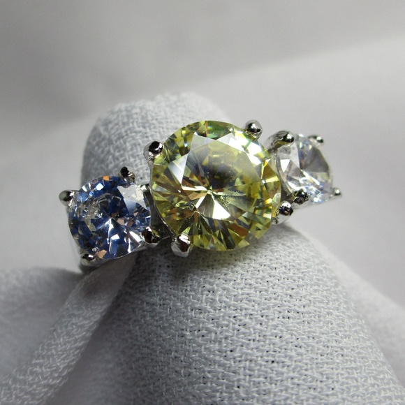Ross-Simons Jewelry - 💍HP💍 18kt White Gold HGE Yellow Quartz/CZ Ring